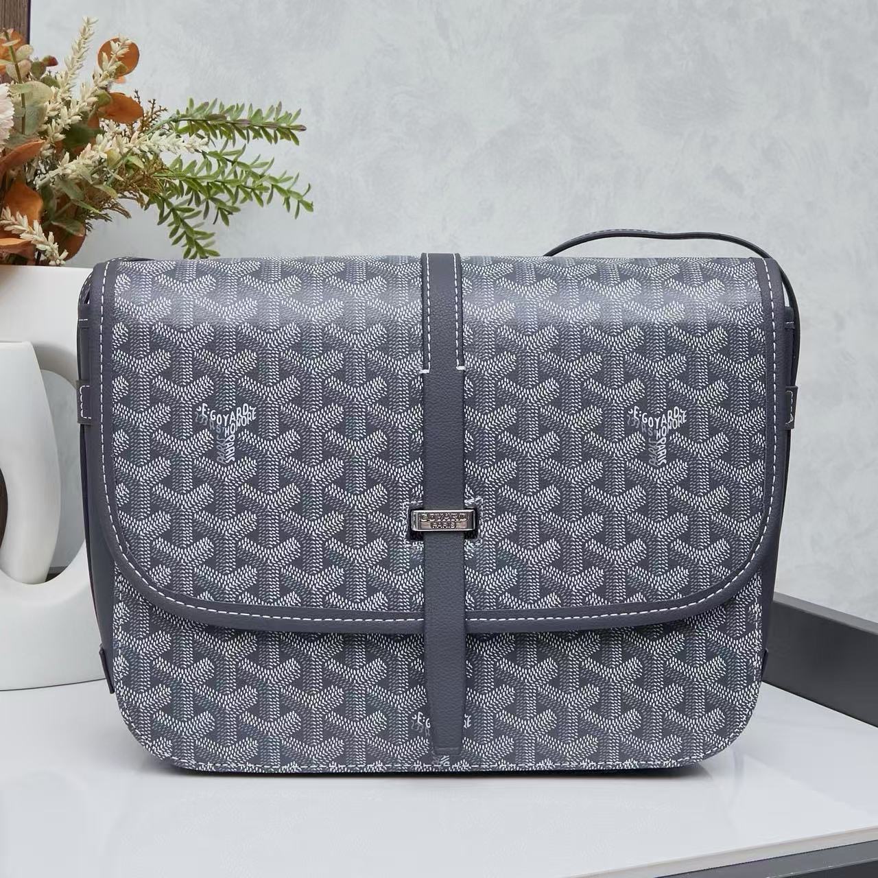 goyard package