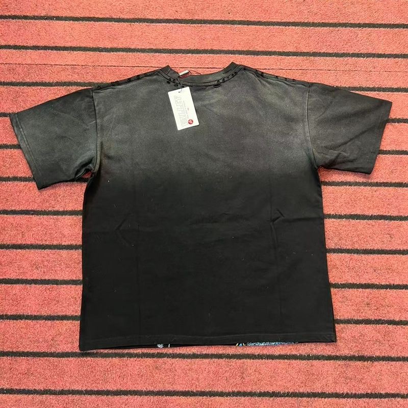 vale forever letter painting T-shirt