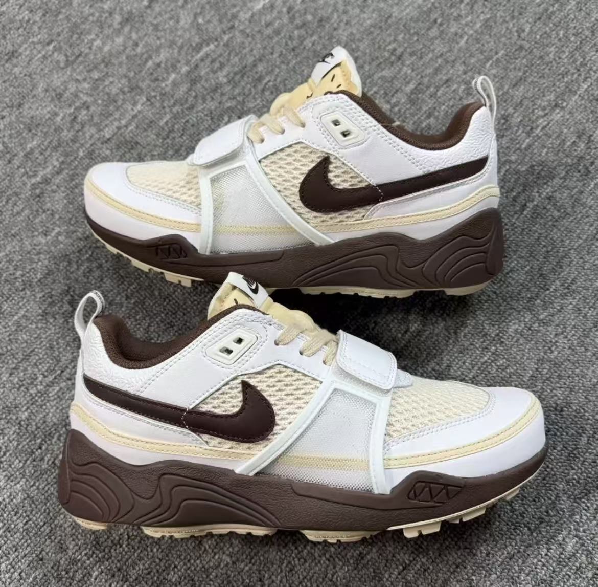 Nike x Travis Scott x  ZOOM Field JAXX 