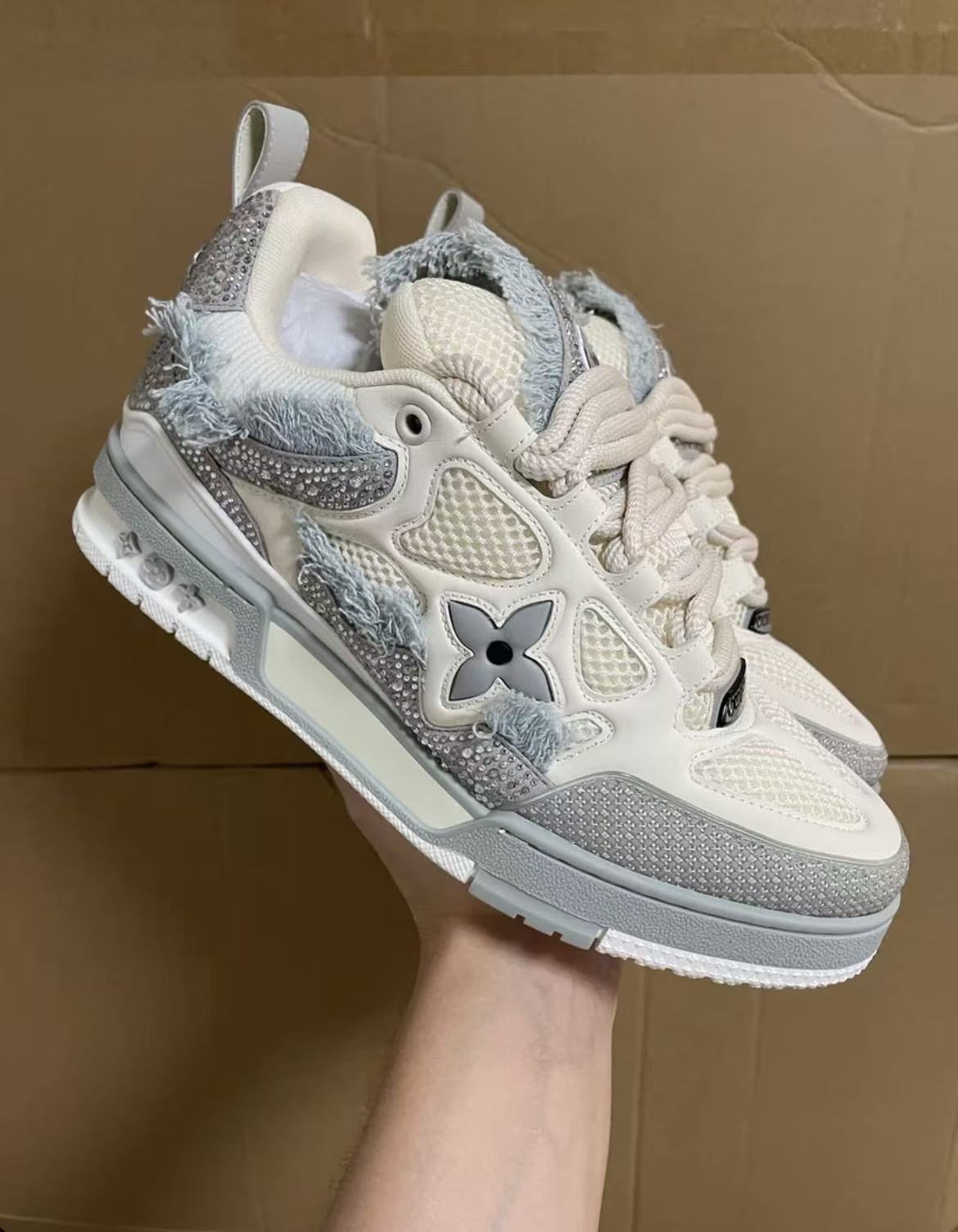 1:1 best quality LV stamped diamond pattern sneakers in light blue