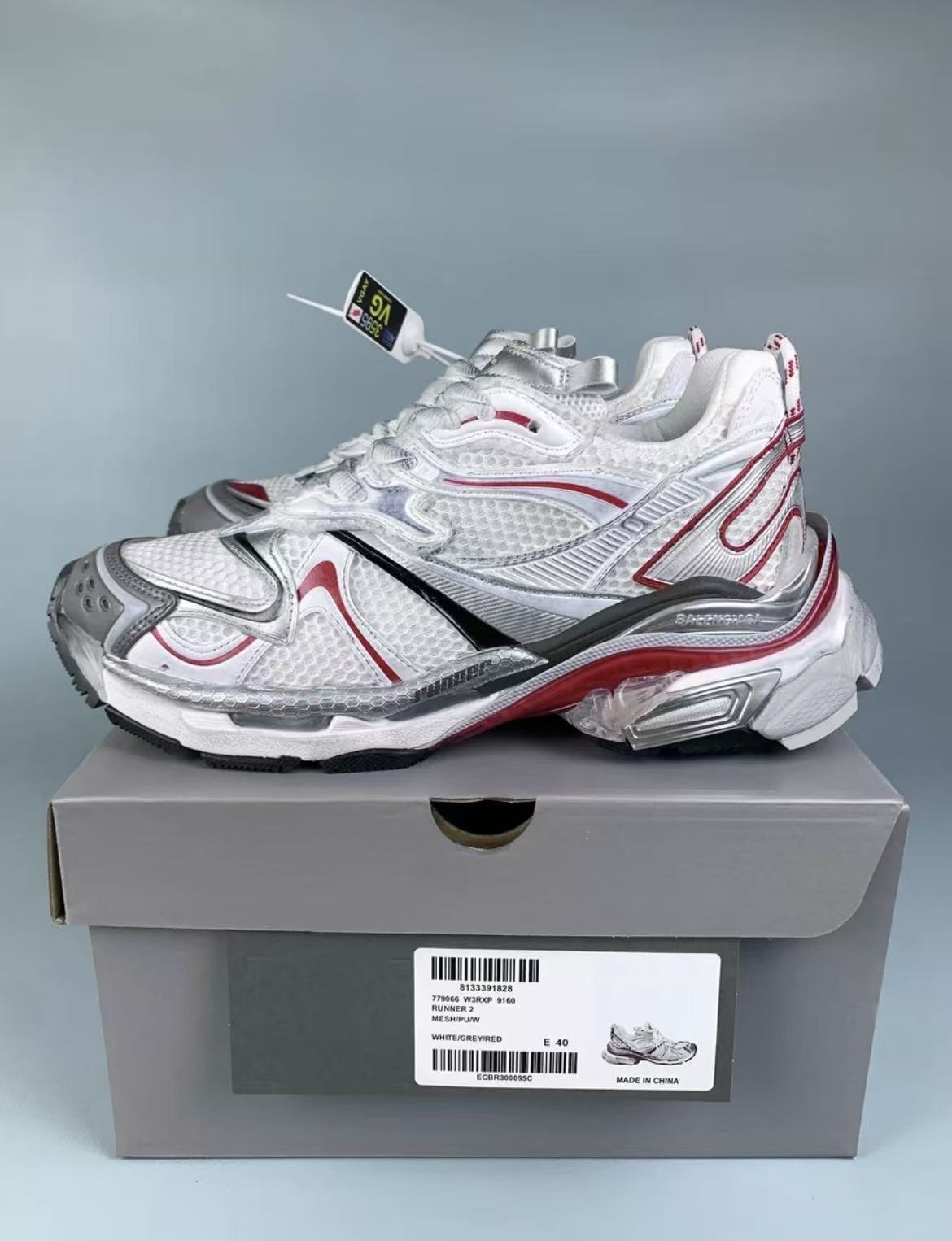 balenciaga runner 7.9 white & red