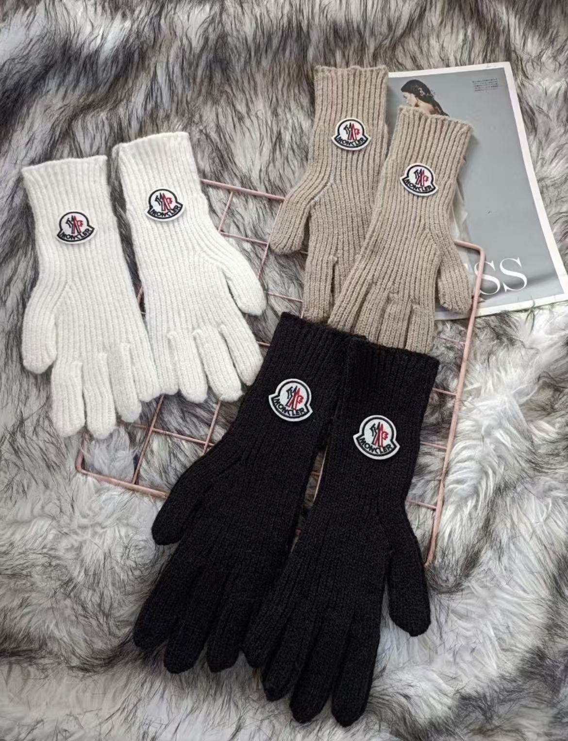 Moncler winter gloves