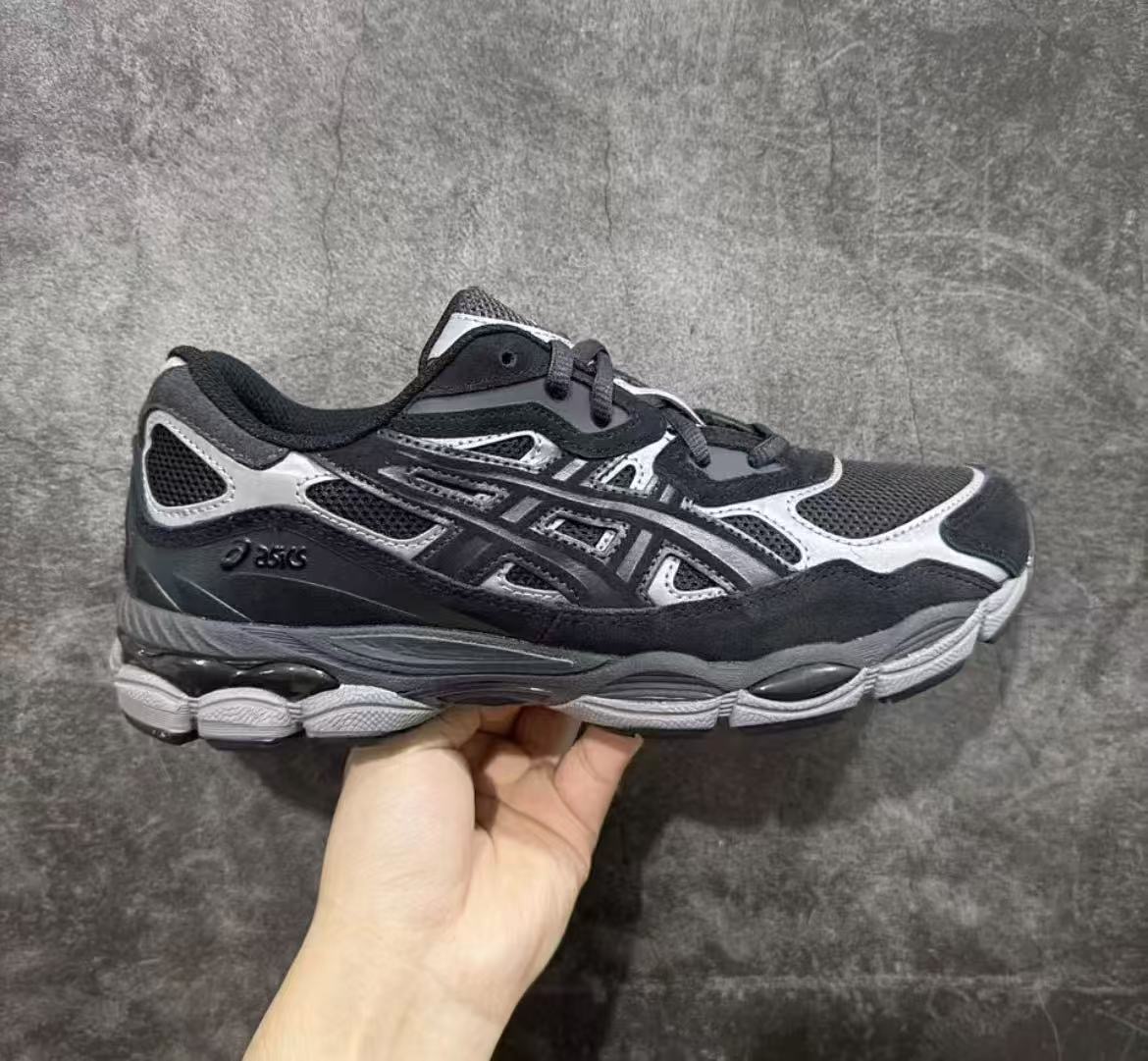 Asics GEL-NYC Black