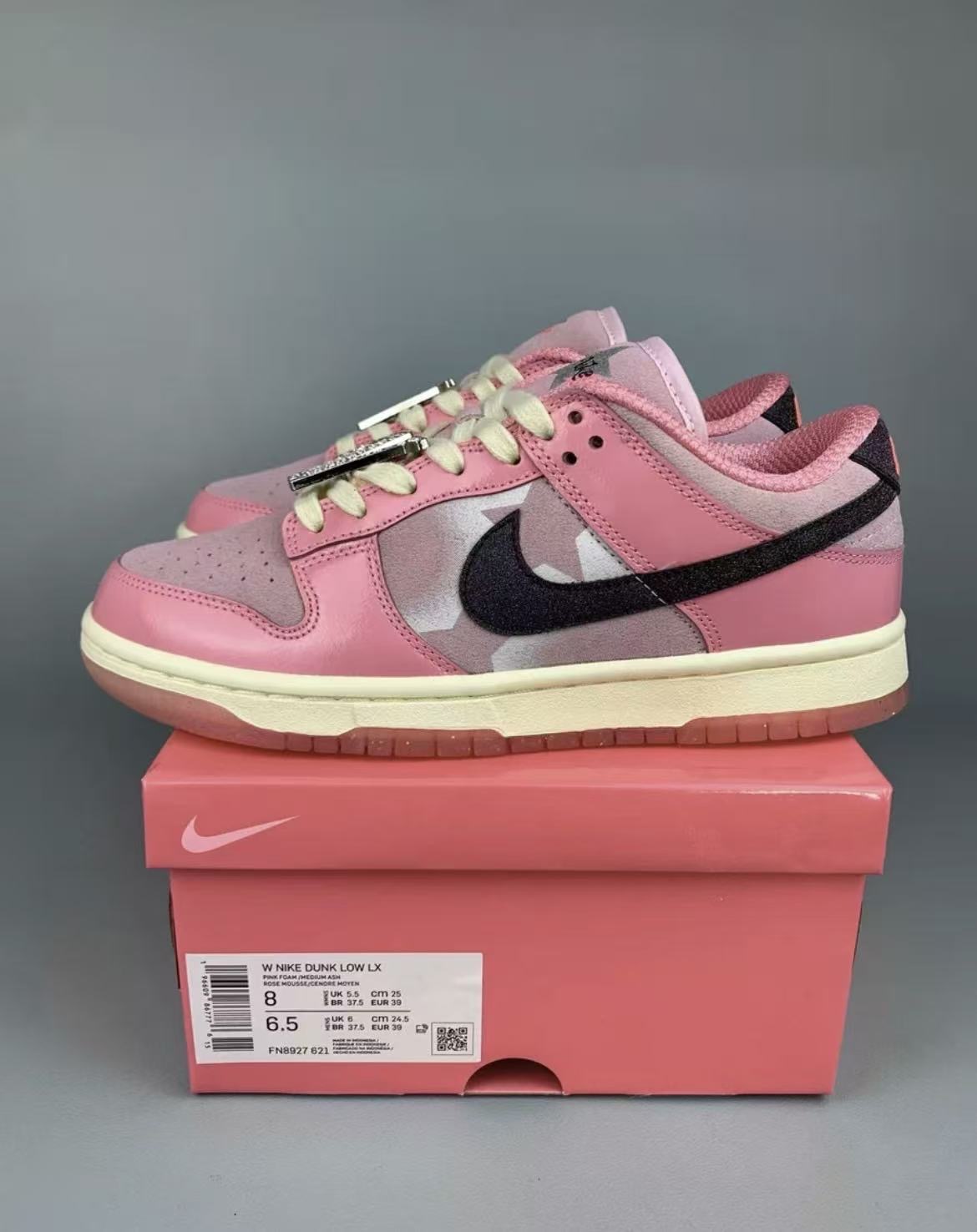 SBDunkLow“HotPunchandPinkFoam”