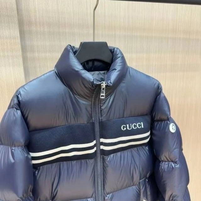 Gucci men's warm down jacket with stand up collar and thick duck down jacket shipped