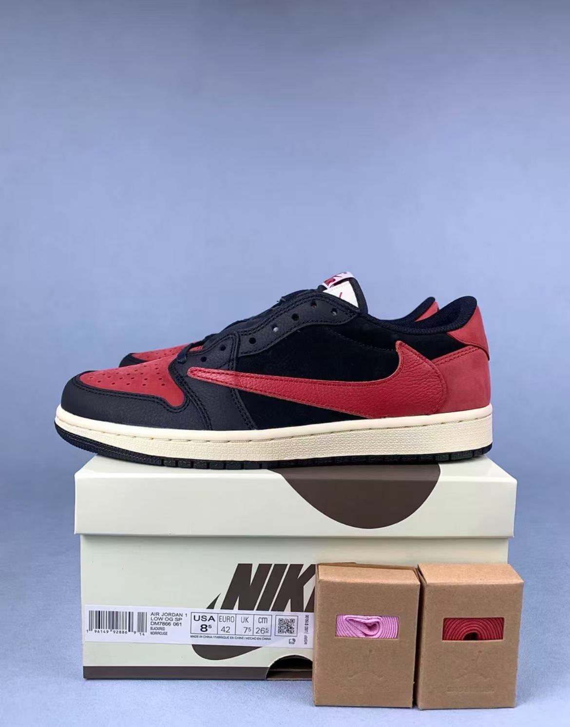 Travis Scott x Air Jordan 1 Low aj1