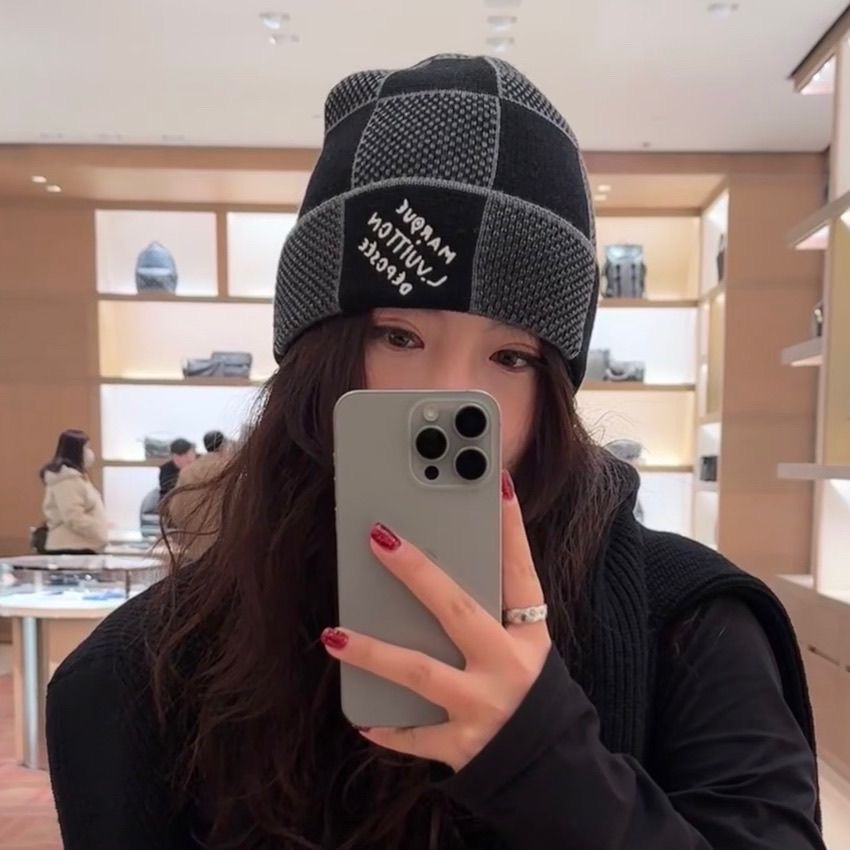 European and American popular letter knitted hat, knitted ear protection hat, warm windproof cold hat, woolen hat