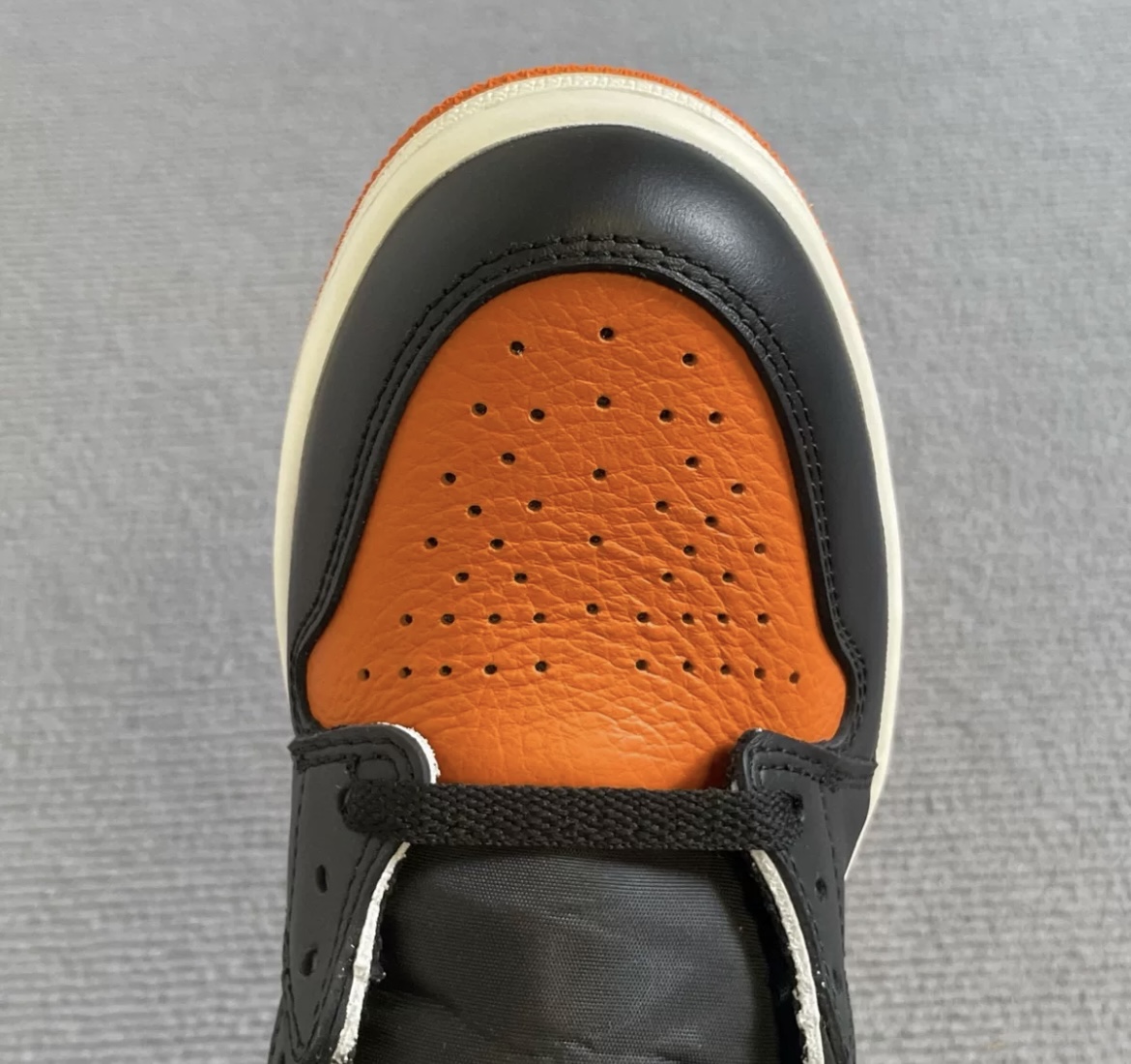 Air Jordan 1 High Black Orange Color