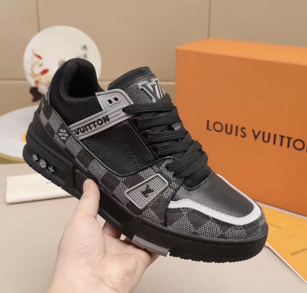 1: 1 Best Quality LV Shoes