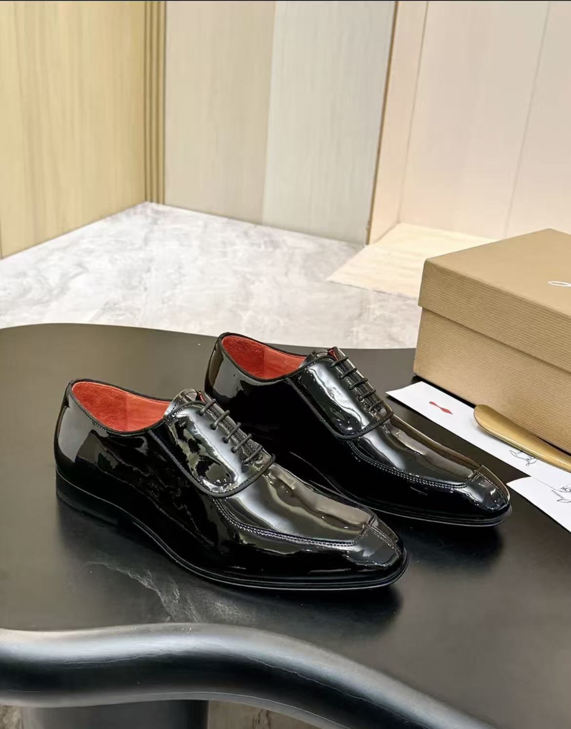 1: 1 Best Quality Christia Loubouti Black Leather Shoes