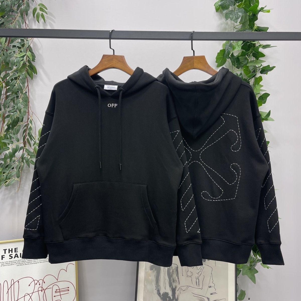 1:1 Version Embroidery Blank Arrow Hoodie Black