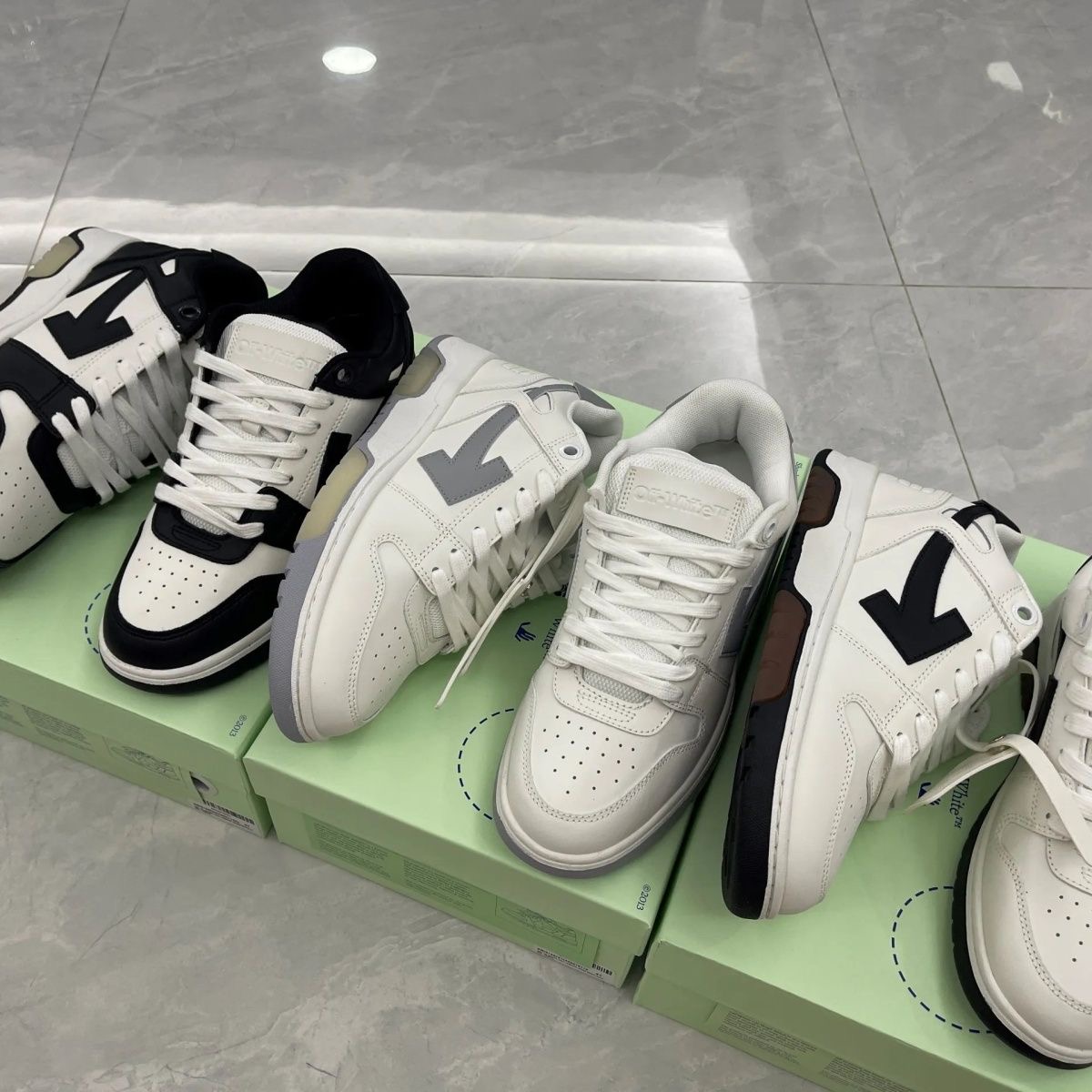 basic style arrow logo sport shoes