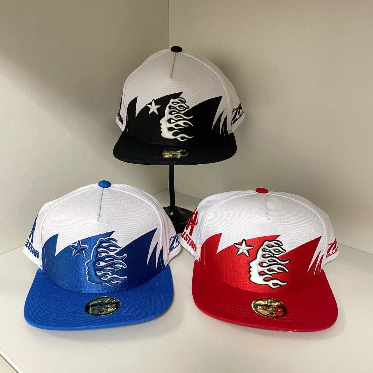 3 colors cap