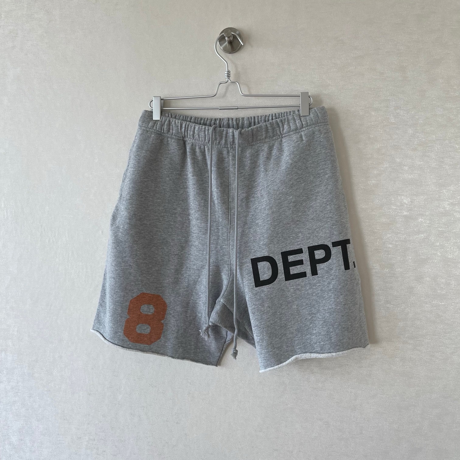 8 Letter printed simple short