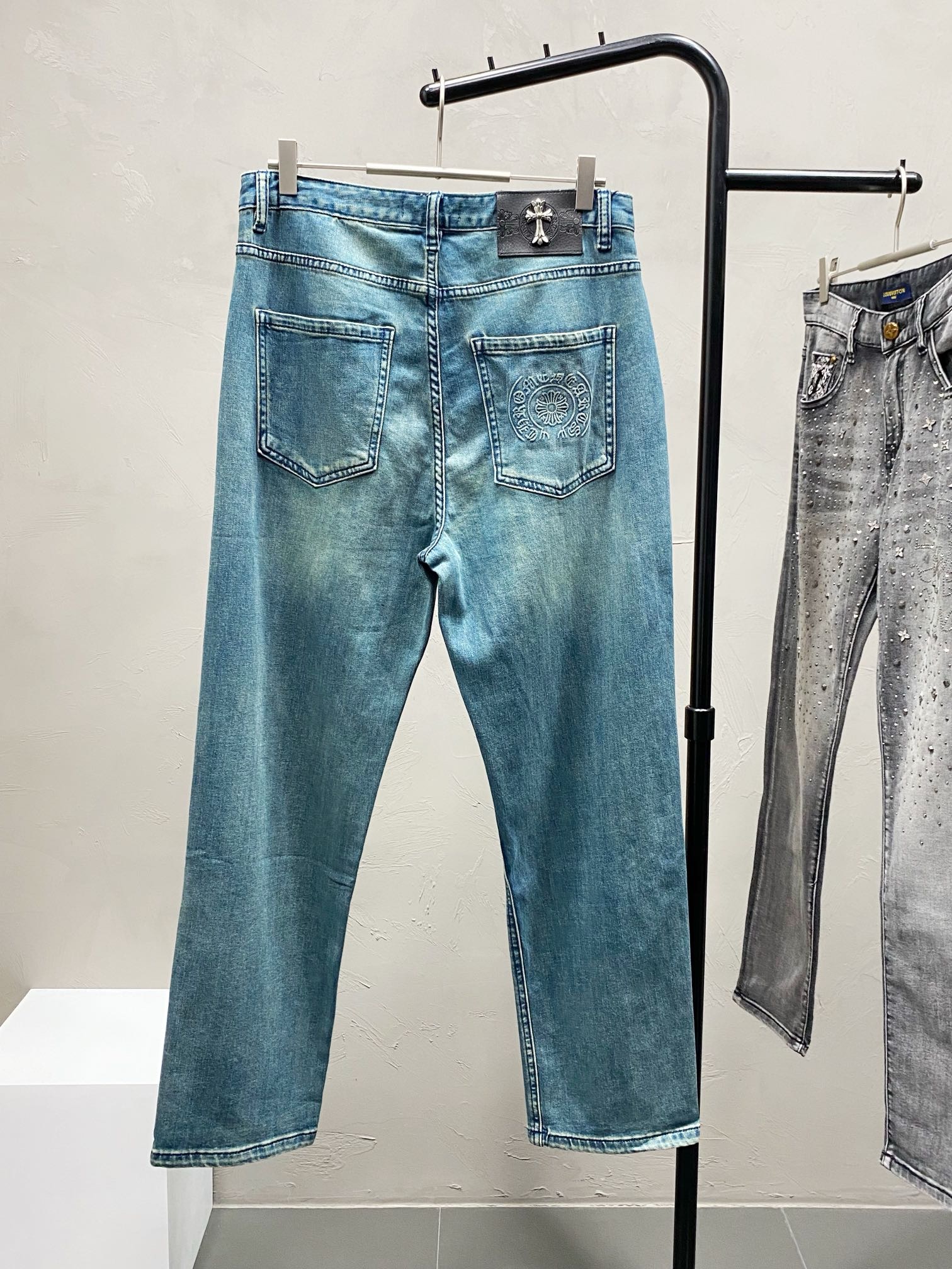 1:1 New blue washing jeans