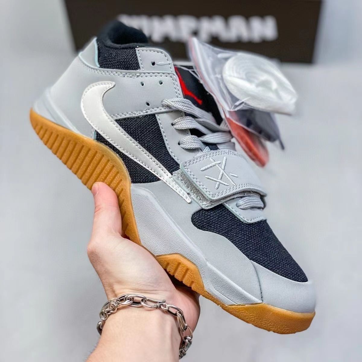 1:1 new style sports shoes
