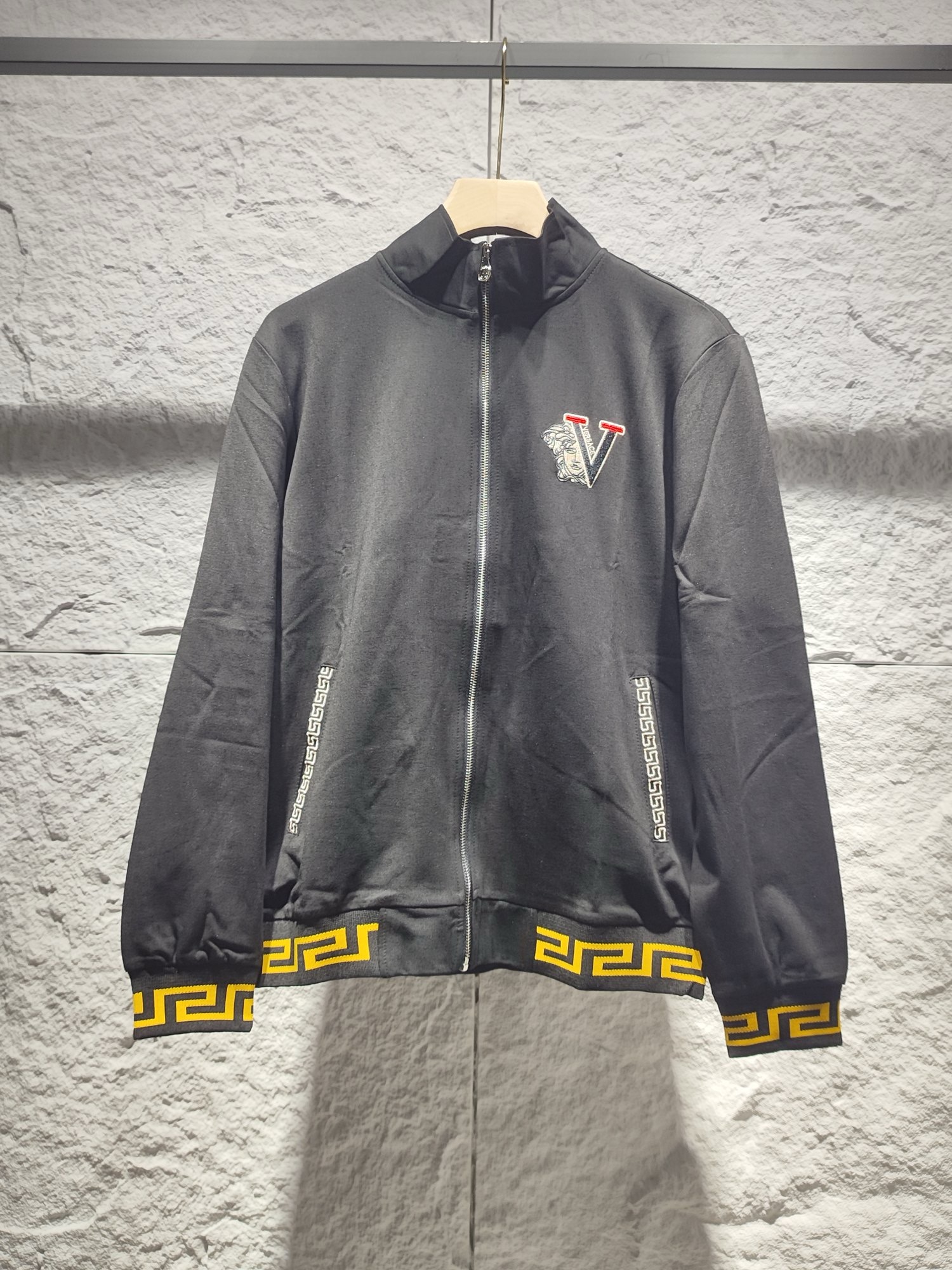 1:1 Top fall/winter new logo embroidery tracksuit
