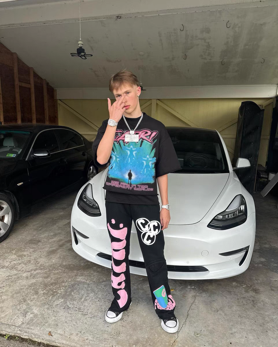 1:1 black with pink green printing tshirt