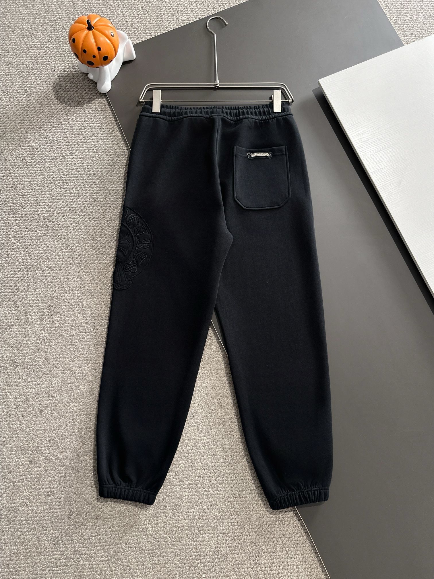 1:1 New 2024 autumn back pocket hardware accessories pant