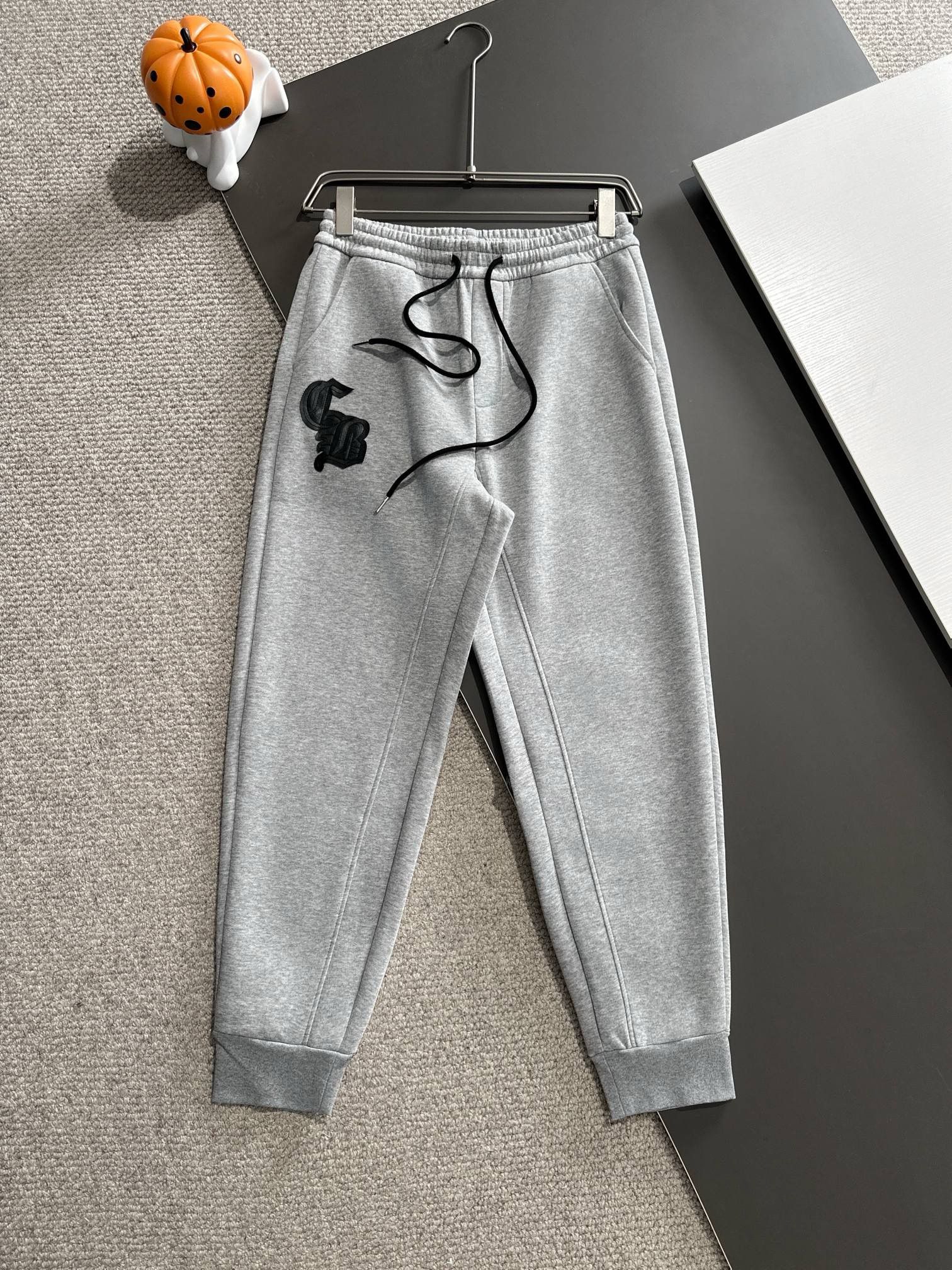 1:1 new front and back with leather patch sweat pant