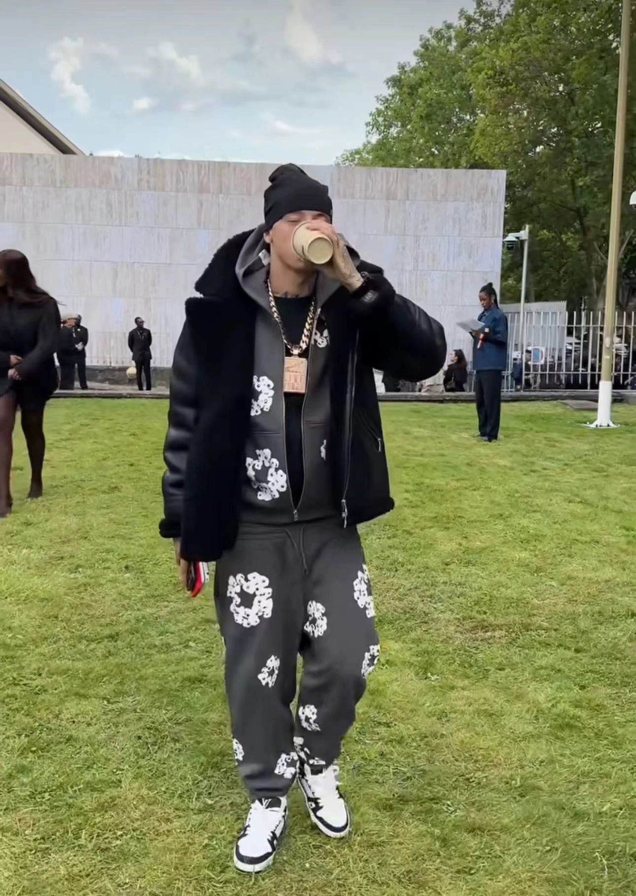 1:1 new rhinestone wreath zip up hoodie