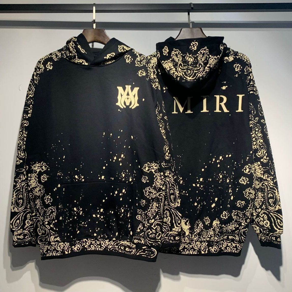 New autumn style black with gold printing hoodie