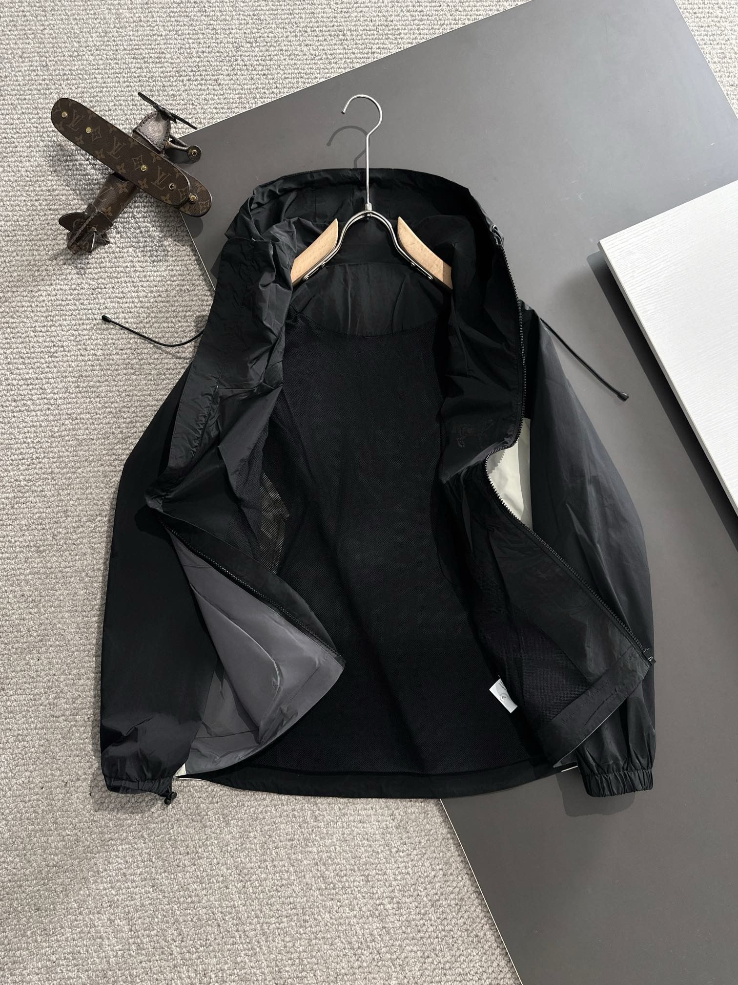 1：1 top version horse embroidery new black grey color jacket