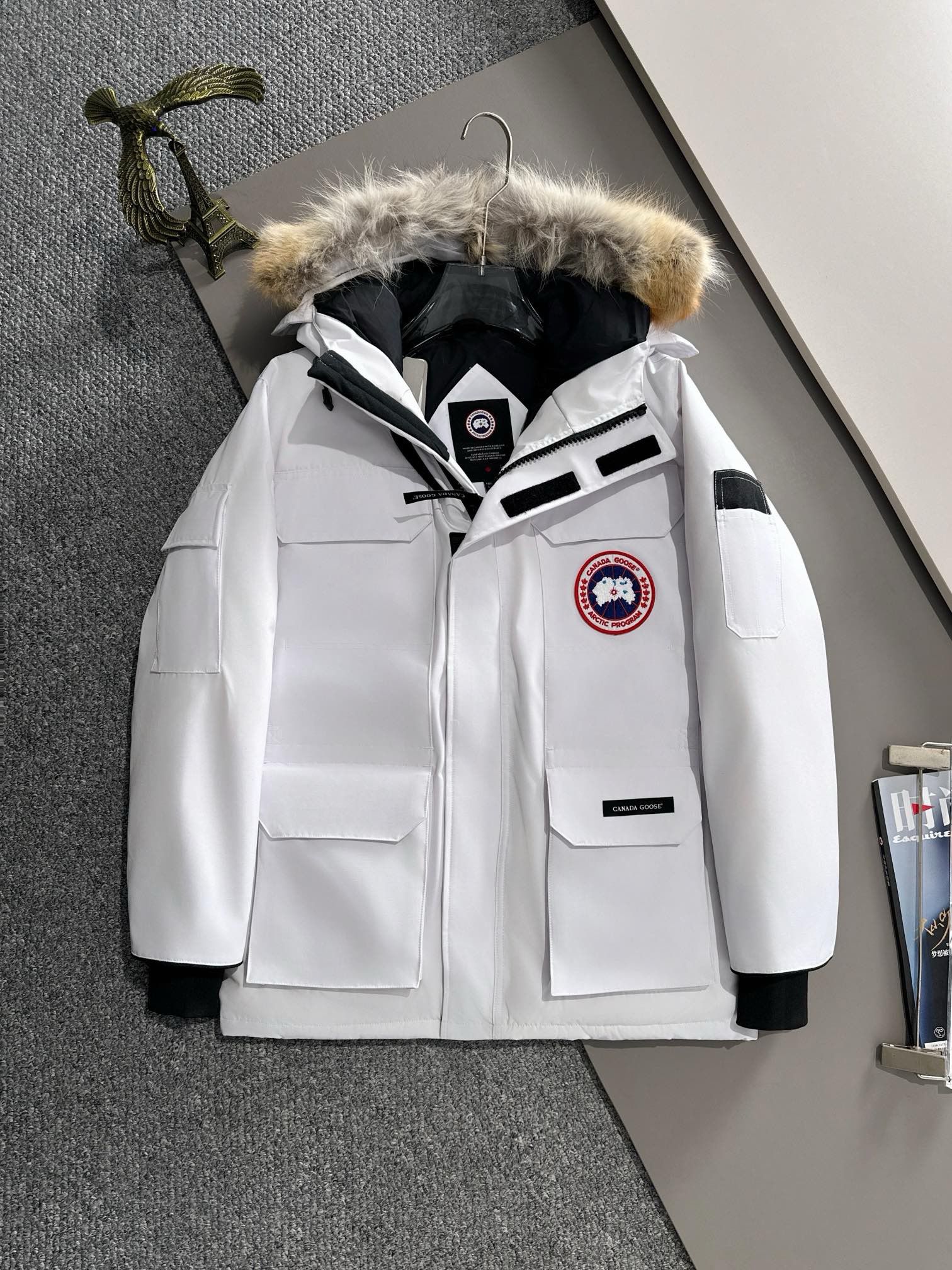 1:1 Top version 08 expeditionp parka claasic down jacket white color