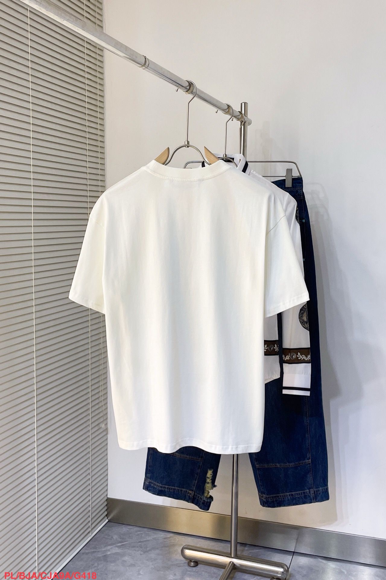 New arrival basic white color tshirt