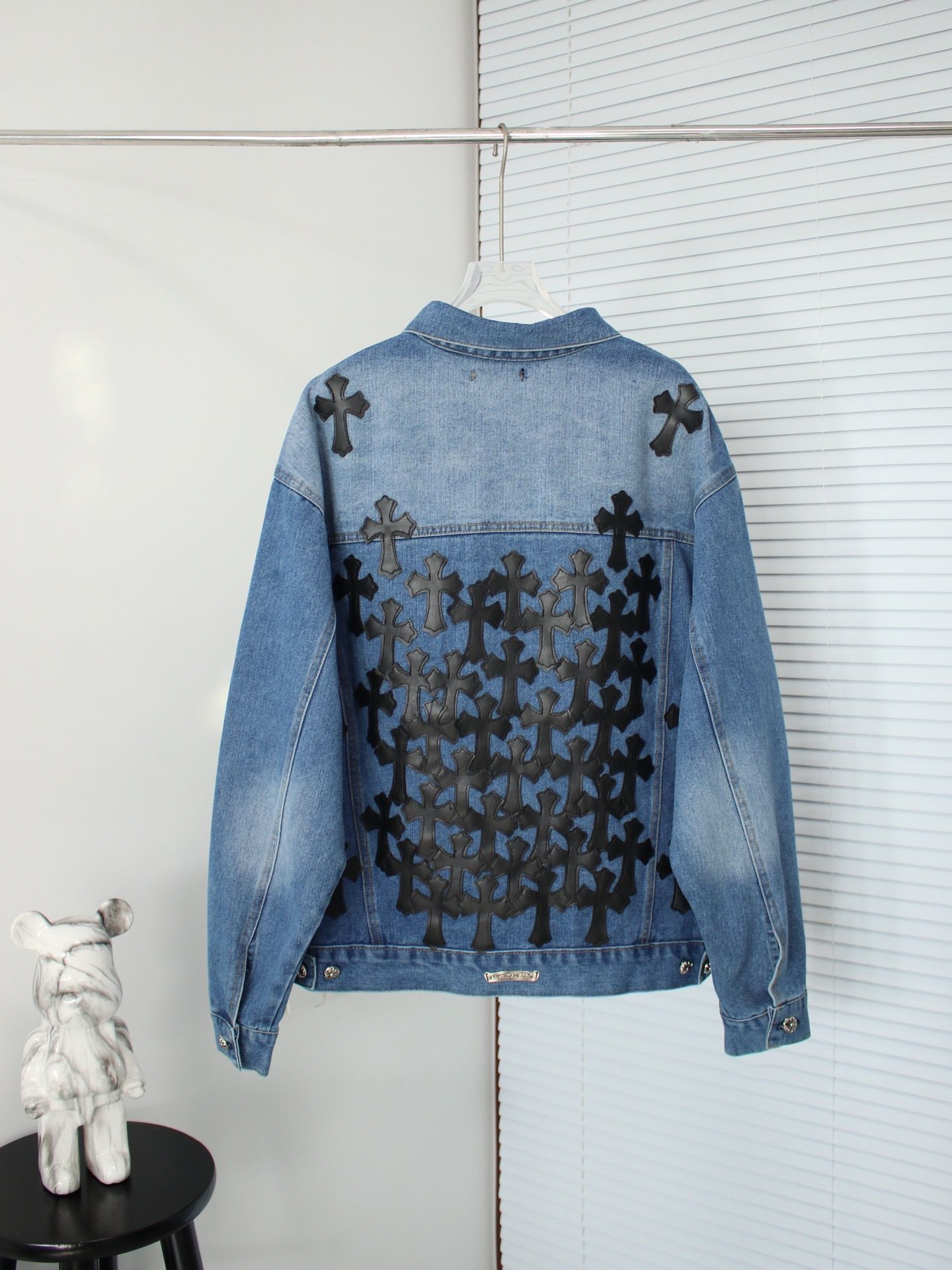 1:1 Version new arrival blue with black logo denim jacket