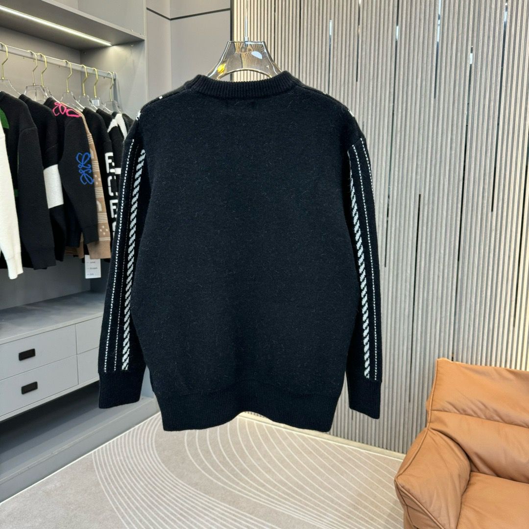 1:1 top version jacquard black with white sweater