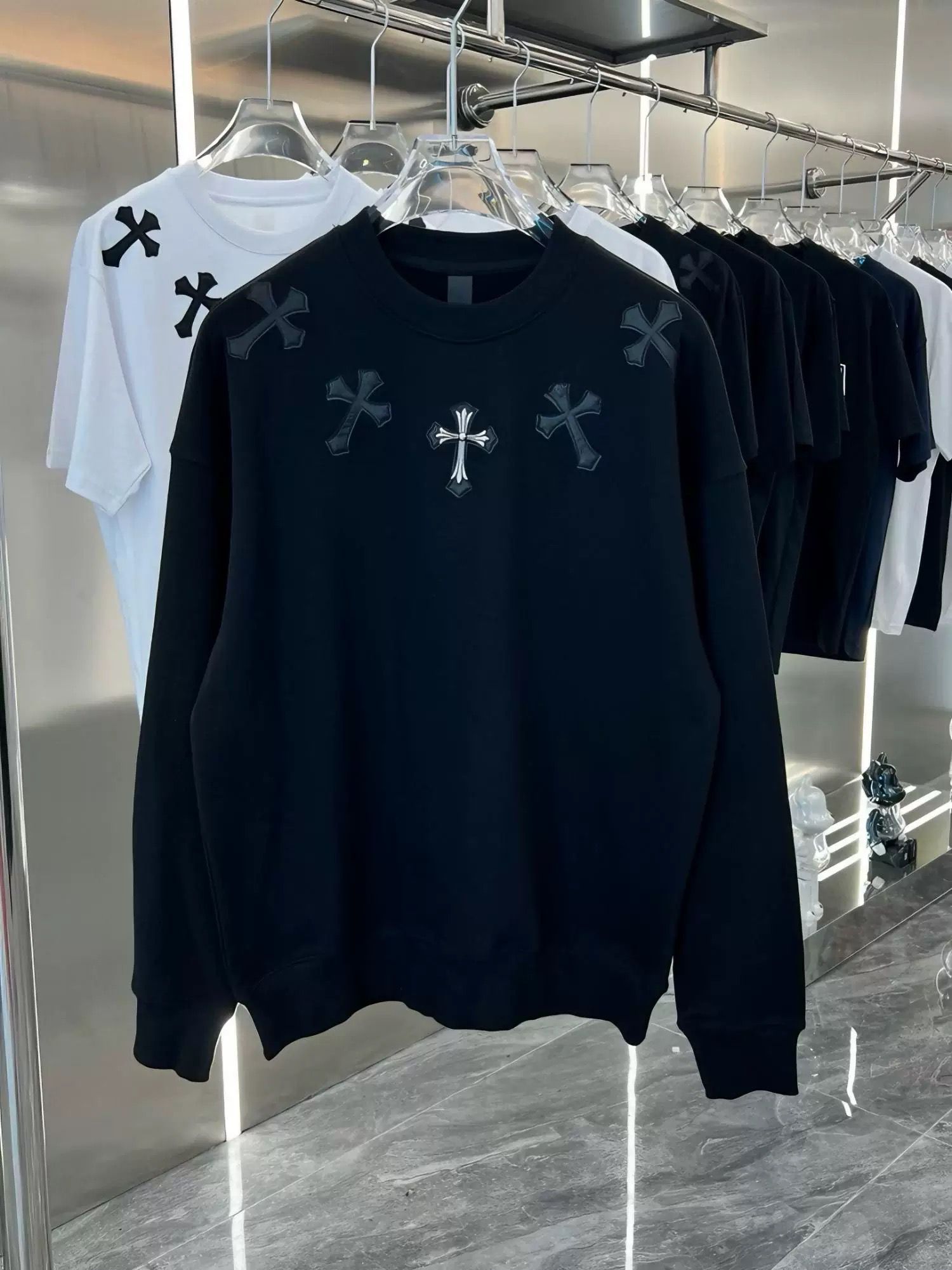 1:1 Version new arrival basic style with metal logo crewneck