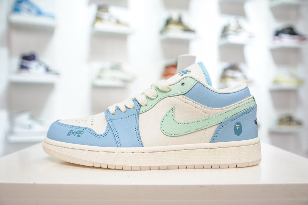 1:1 quality new ape head white and blue color shoes