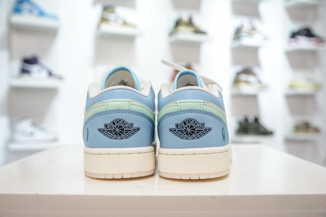1:1 quality new ape head white and blue color shoes