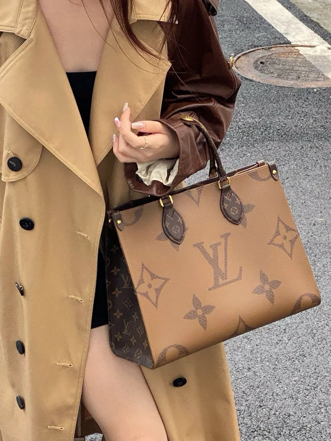 Classic brown with blacl logo small bag