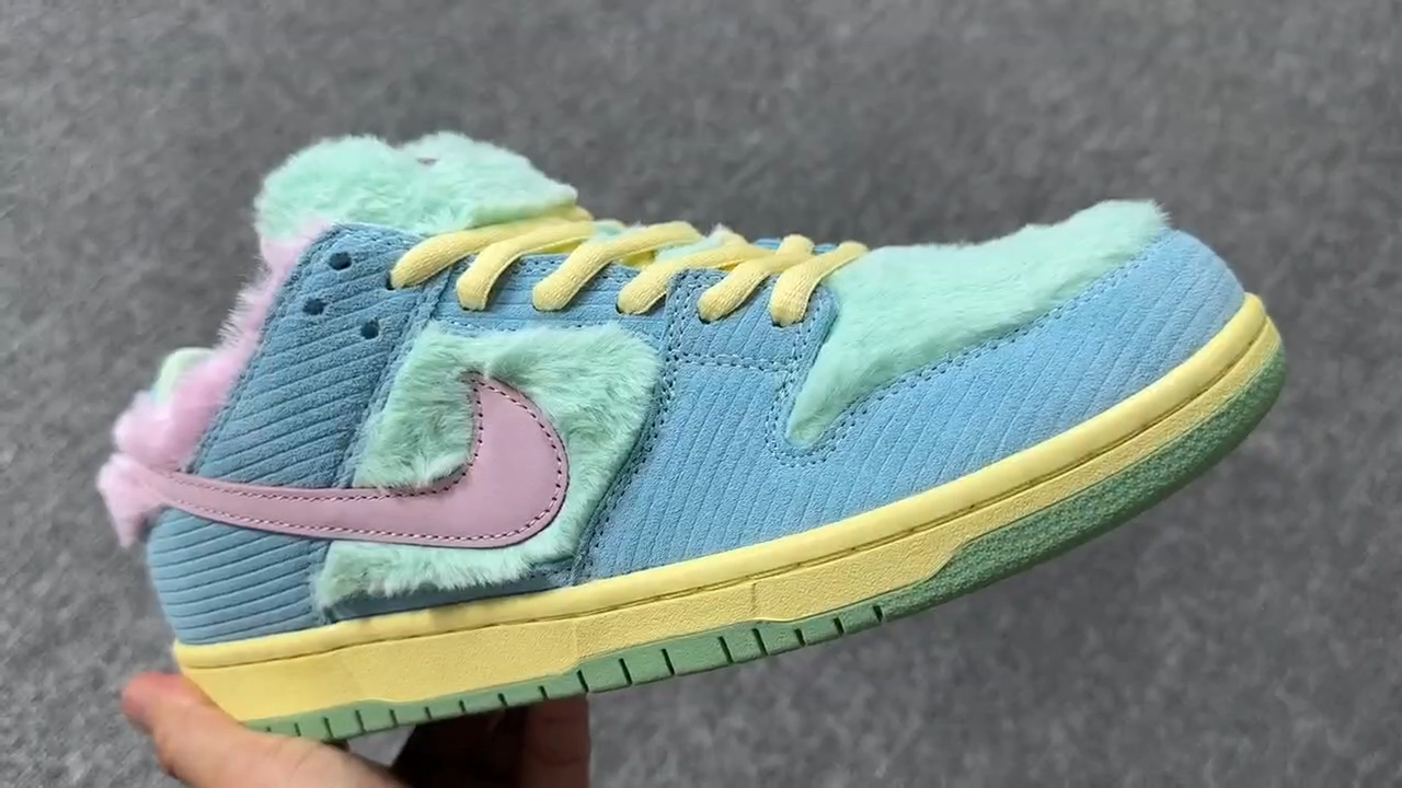 1:1 Top version new arrival blue green pink fleece shoes