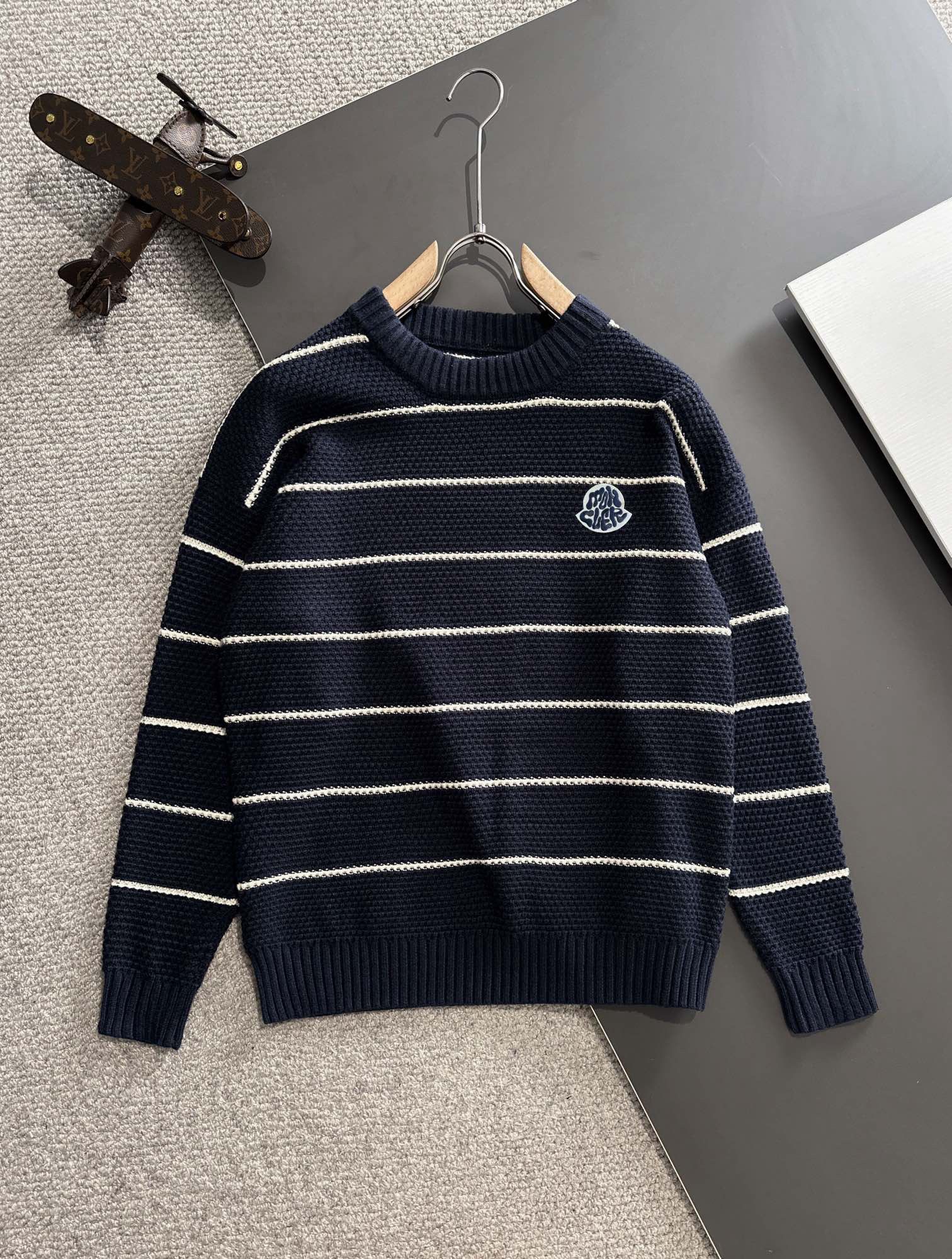 1:1 Top version wool blend logo emblem exquisite embroidery sweater