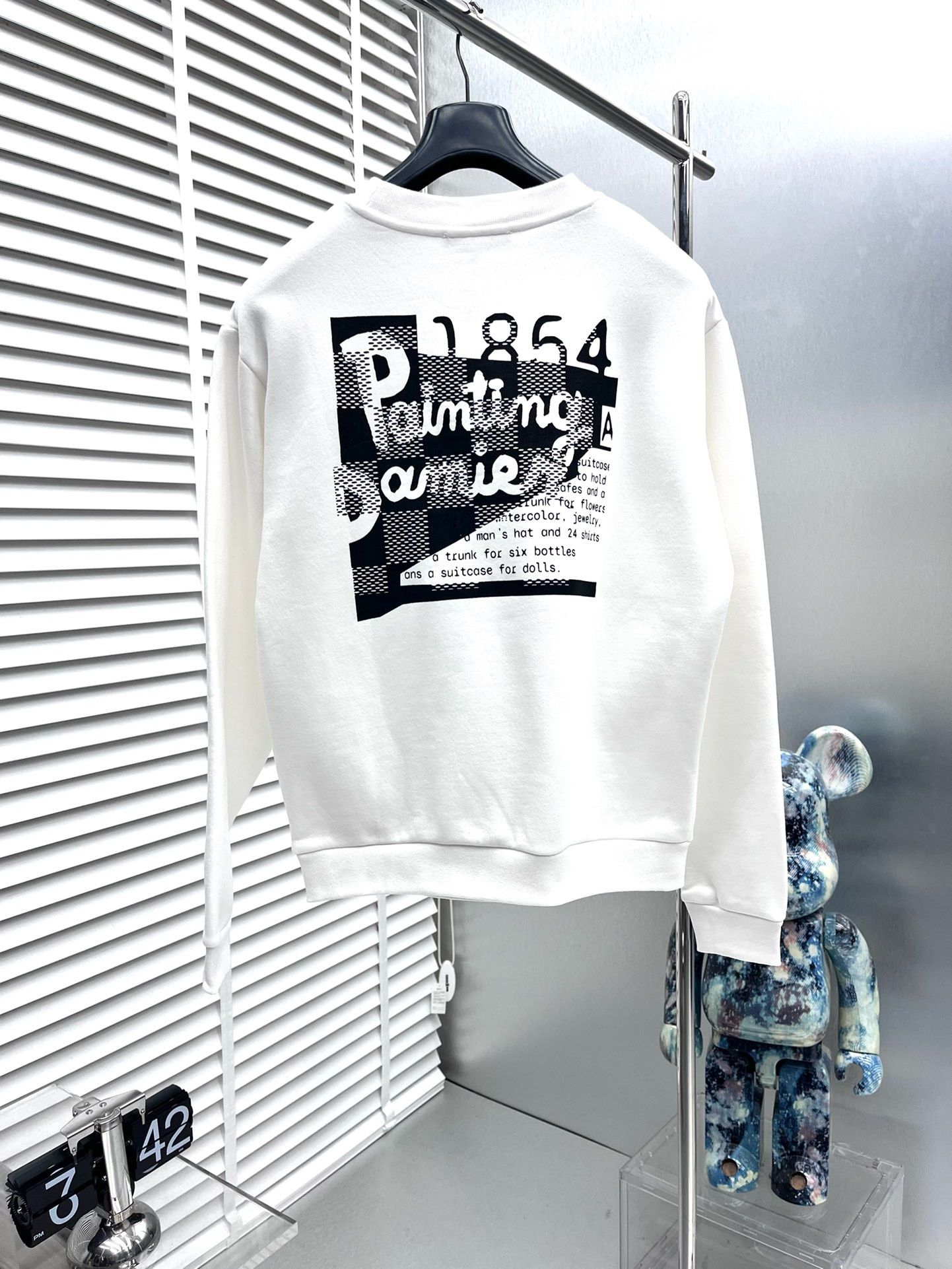 1:1 version new white with black print crewneck
