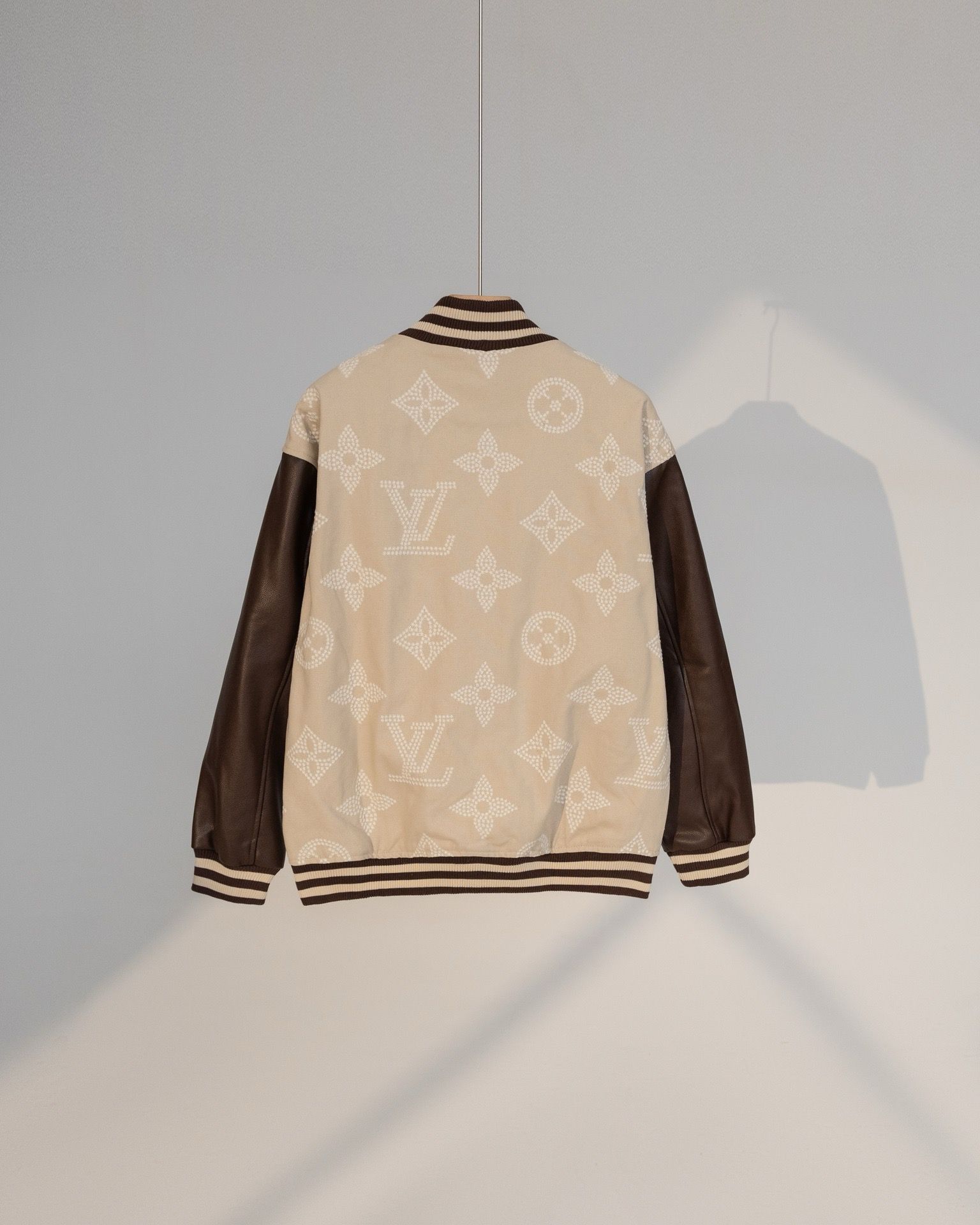1:1 version new arrival brown jacket