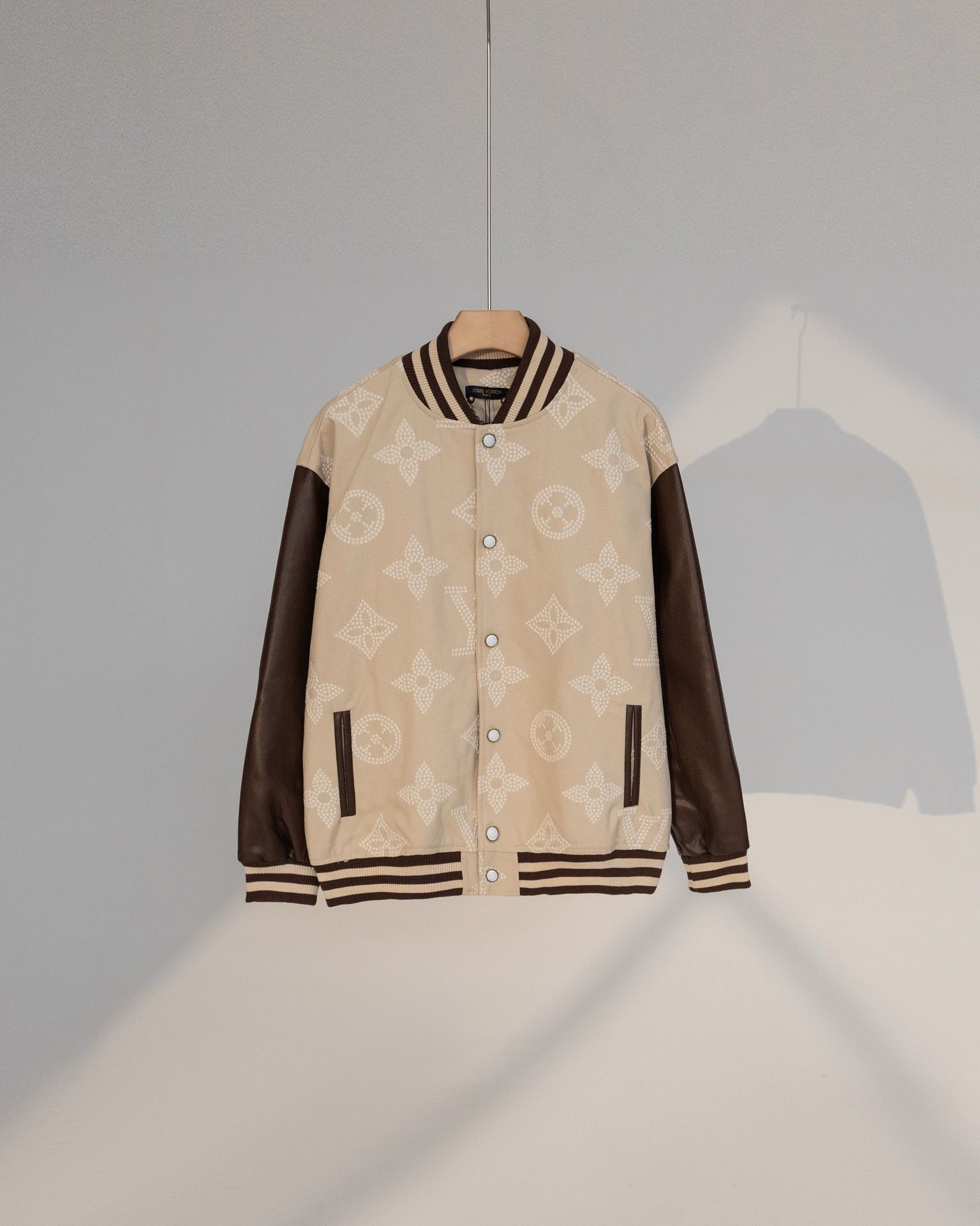 1:1 version new arrival brown jacket