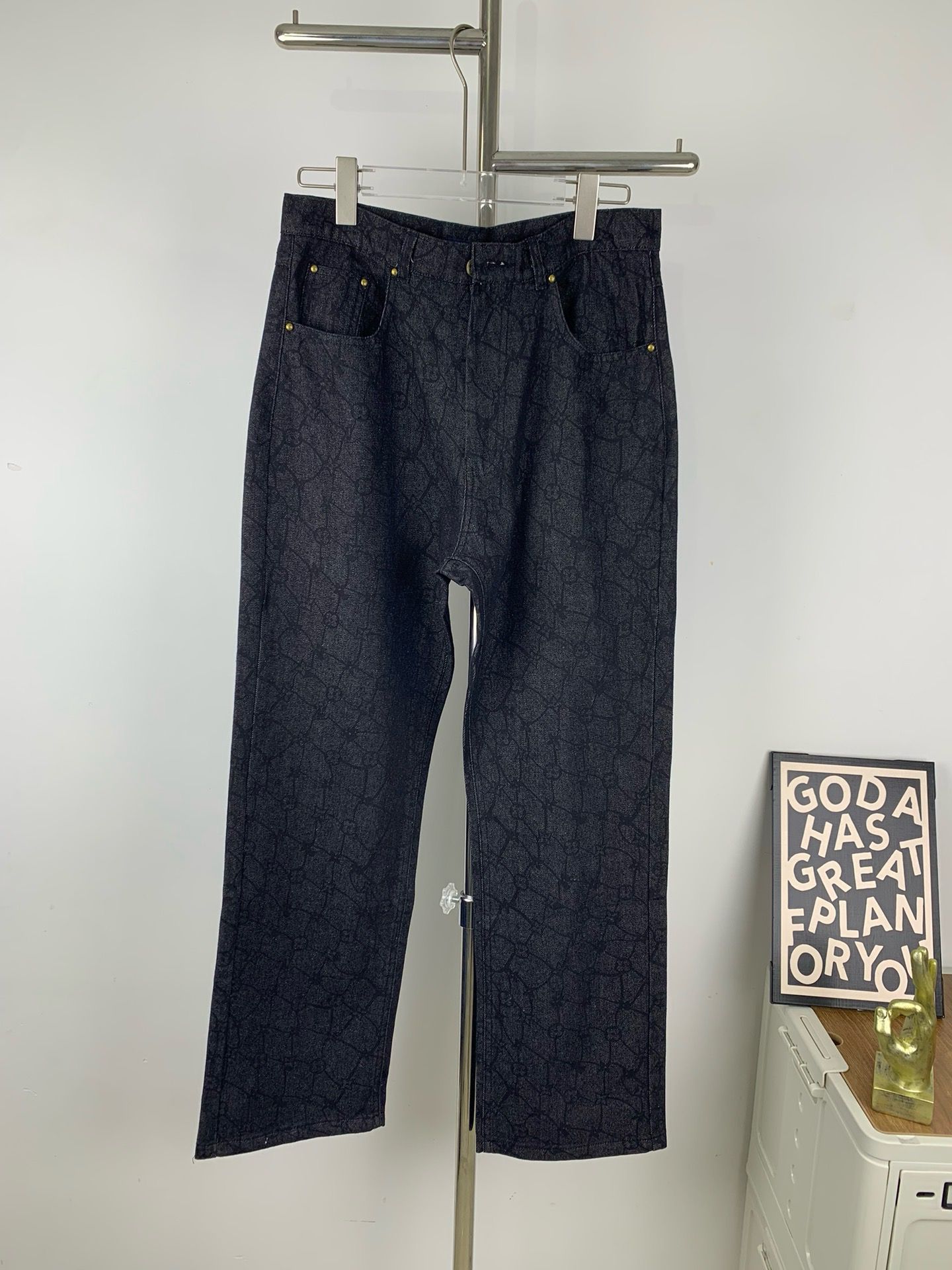 New arrival black full logo jeans
