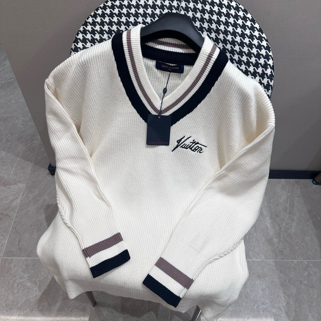 New arrival white sweater