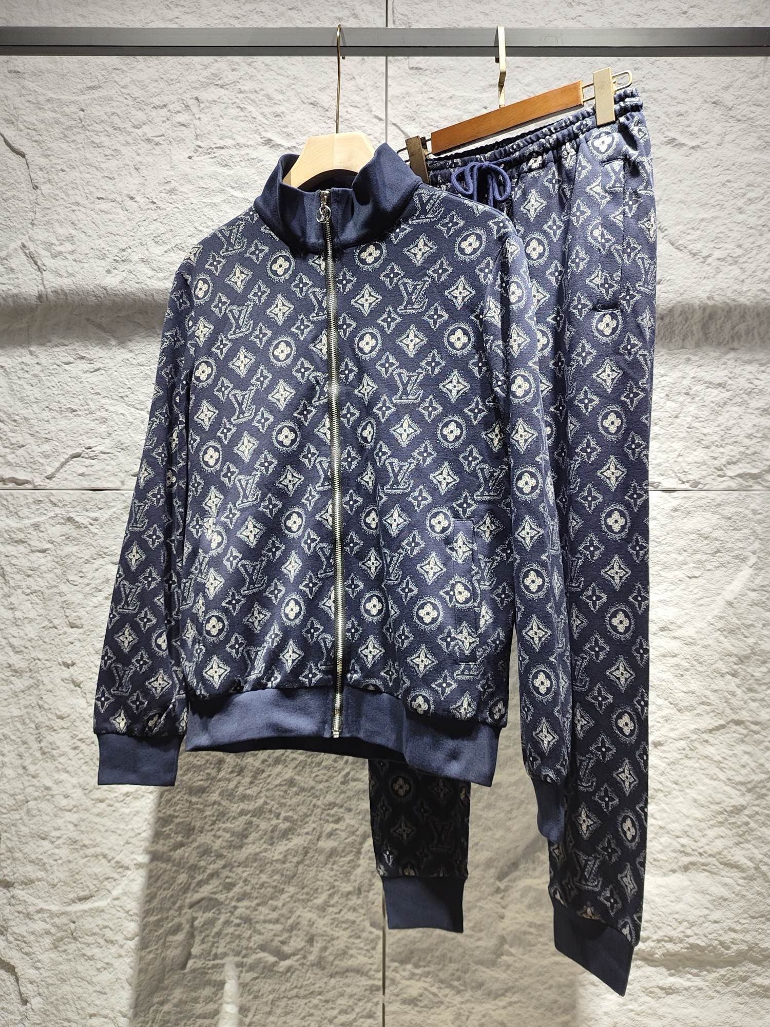 1:1 Version new arrival full logo tracksuit