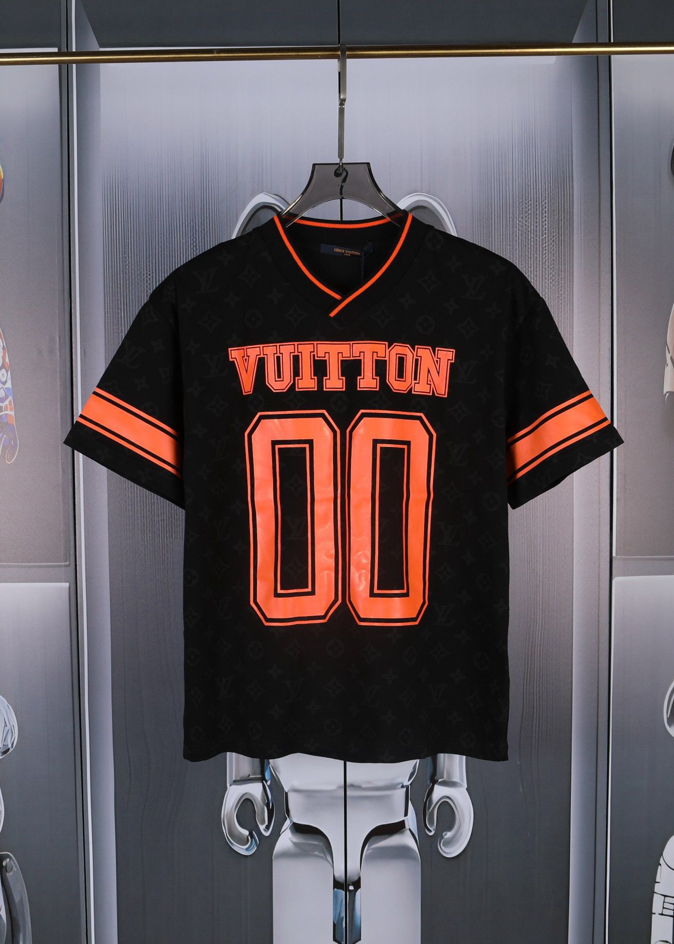 1:1 New black with orange logo tshirt