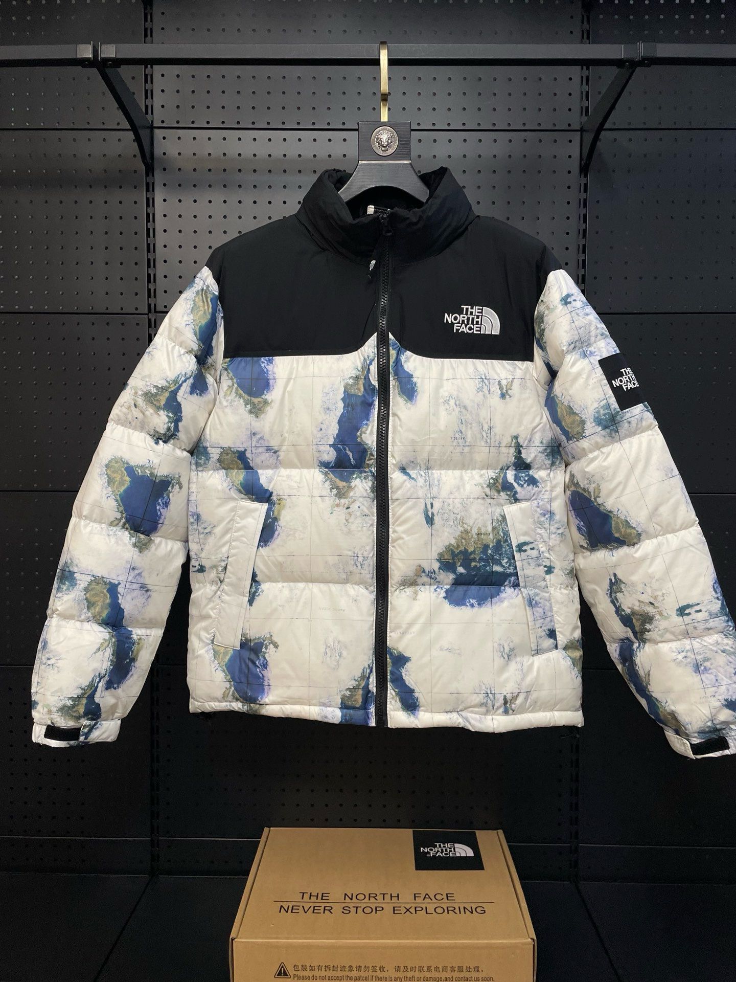 1:1 New white with painting down jacket