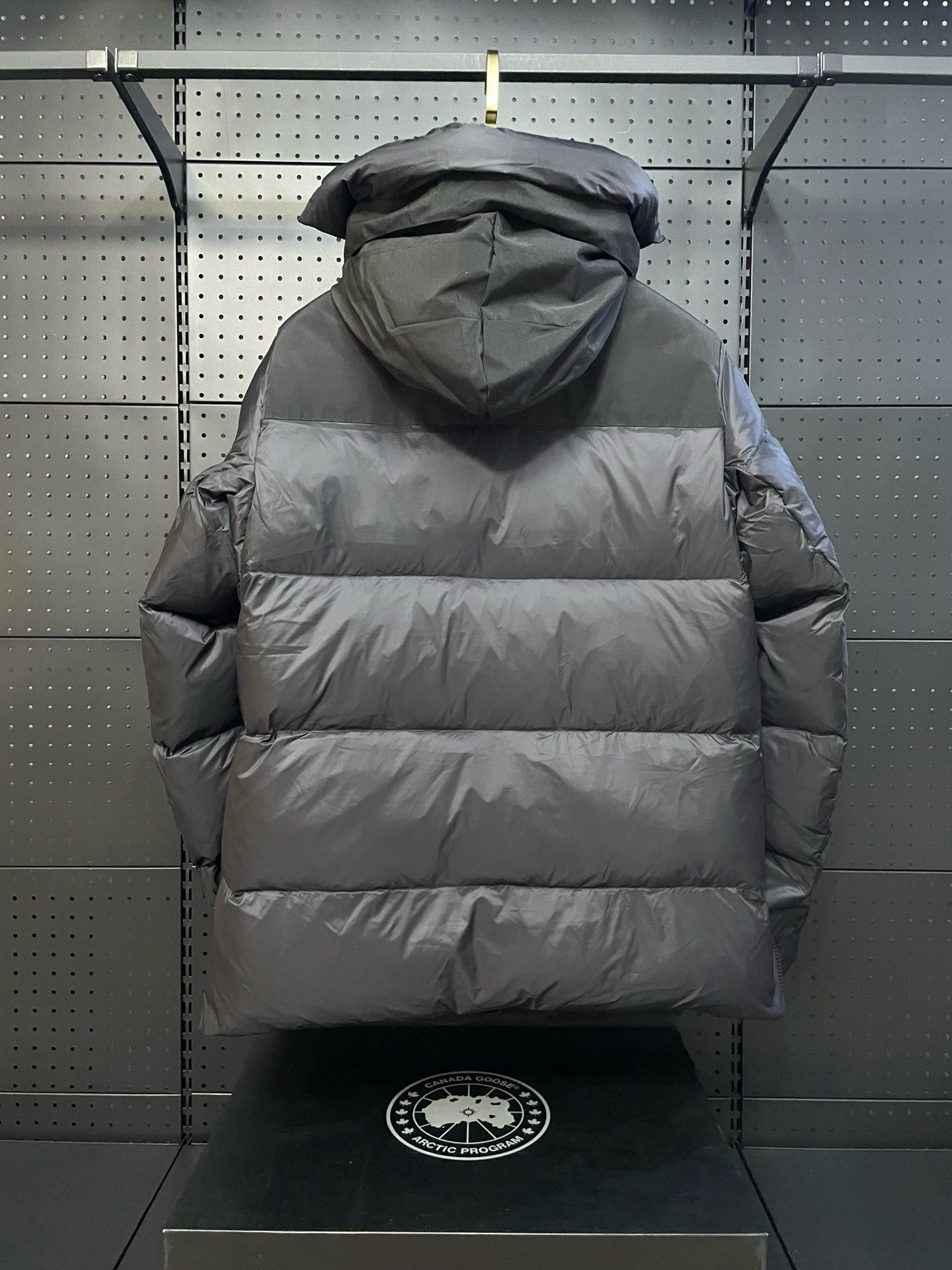 1:1 top White Label environmental Expedition black down jacket