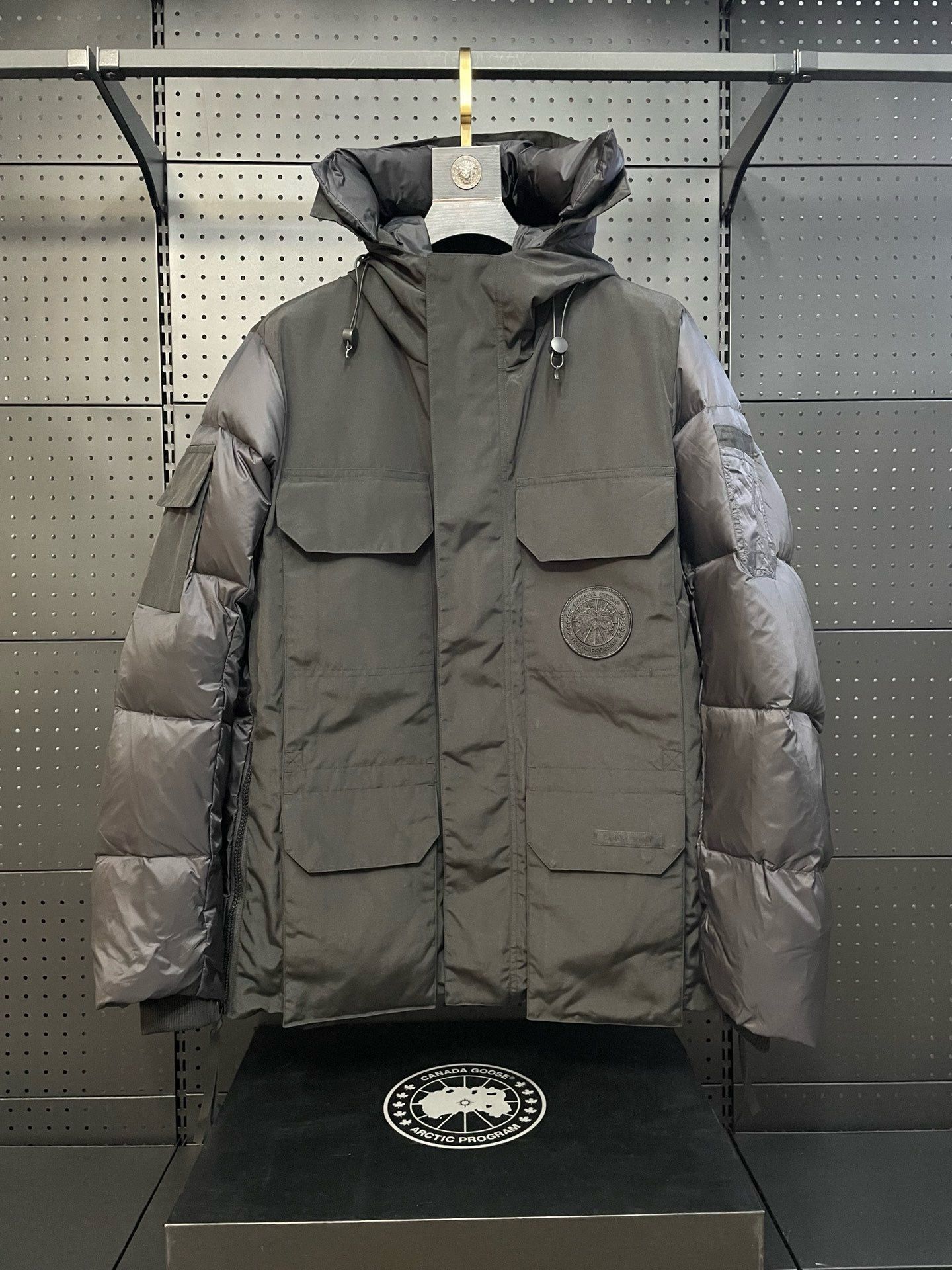 1:1 top White Label environmental Expedition black down jacket