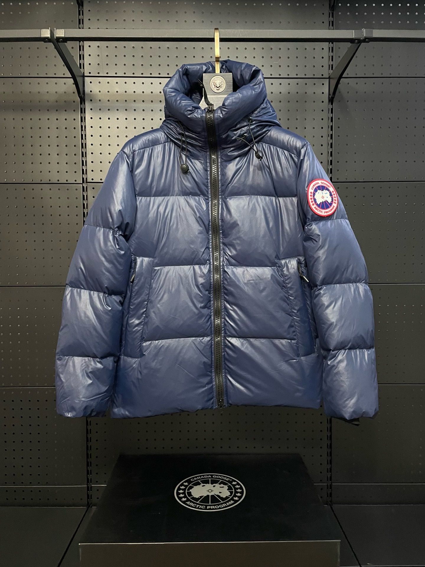 1:1 Top blue with red logo down jacket