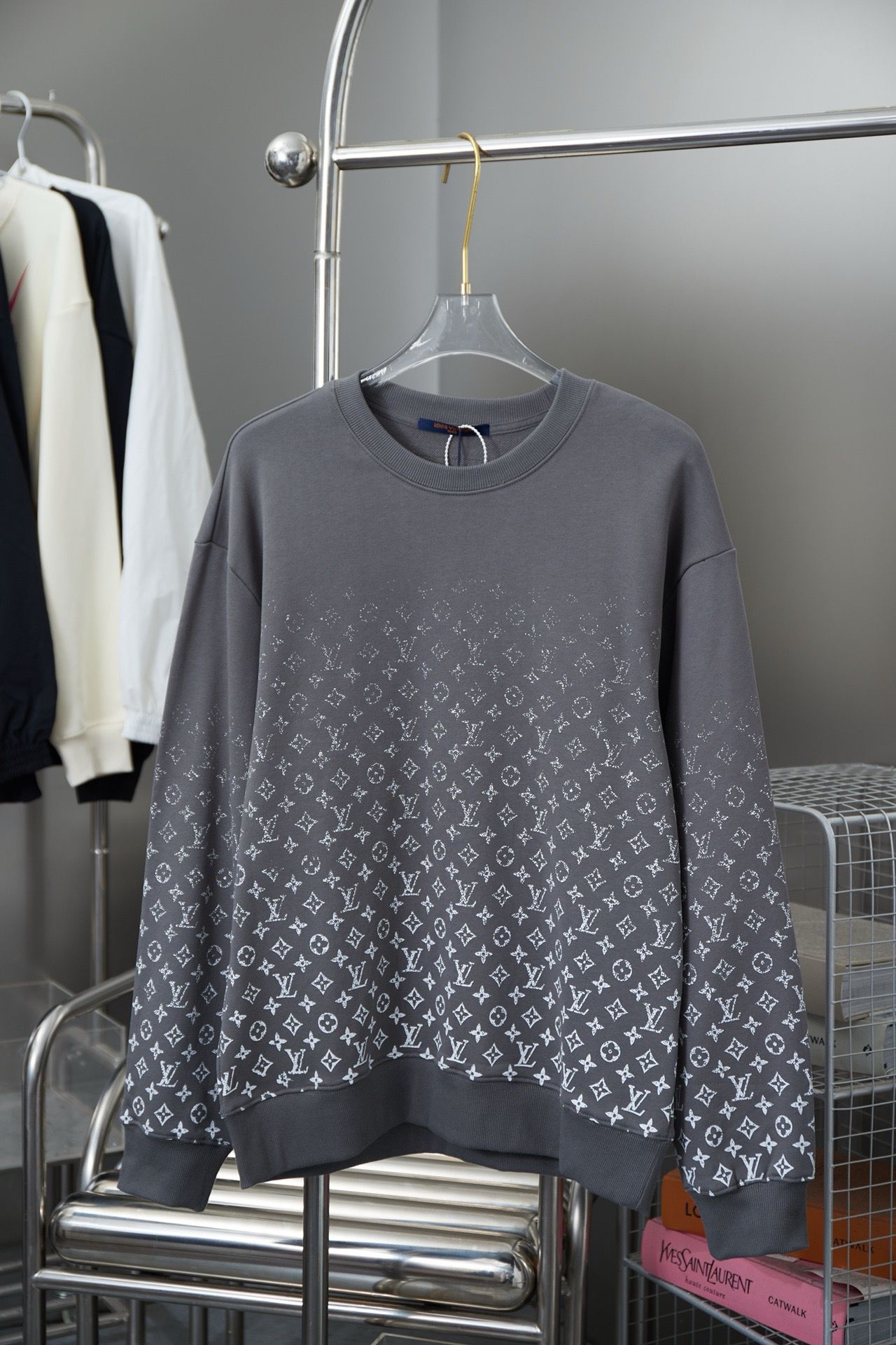 New gradient full logo crewneck