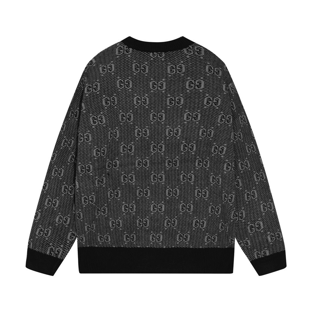 1:1 New black sweater